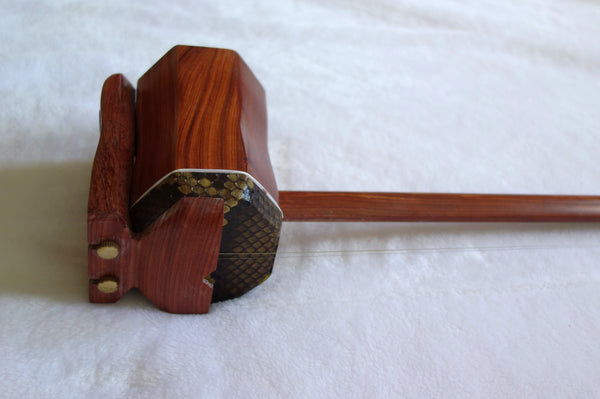 GaoHu (Chinese soprano fiddle), Rosewood, oblate barrel高胡，红铁木豆，扁筒. 北方最老字号，最大名牌