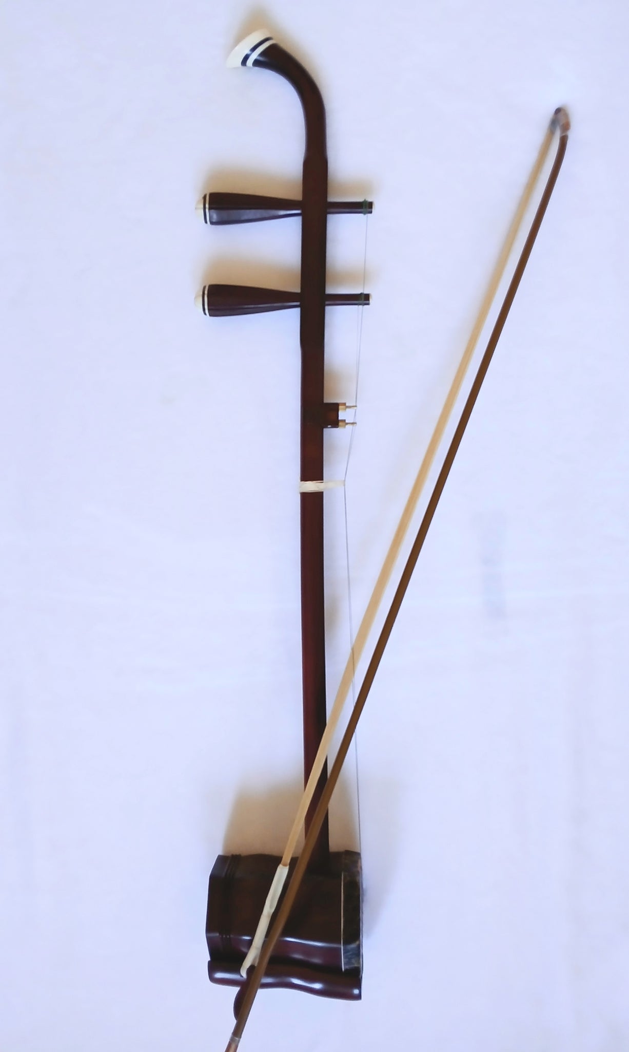 Only one: Like New, collection grade, Erhu, Precious Aged Mahogany, Master crafted 明清老红木二胡, 大师制作，收藏级精品