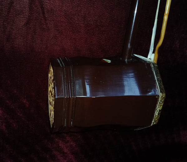 Only one, used. DiHu/Da-Hu (Bass fiddle) 低胡（二手），大胡，硬木