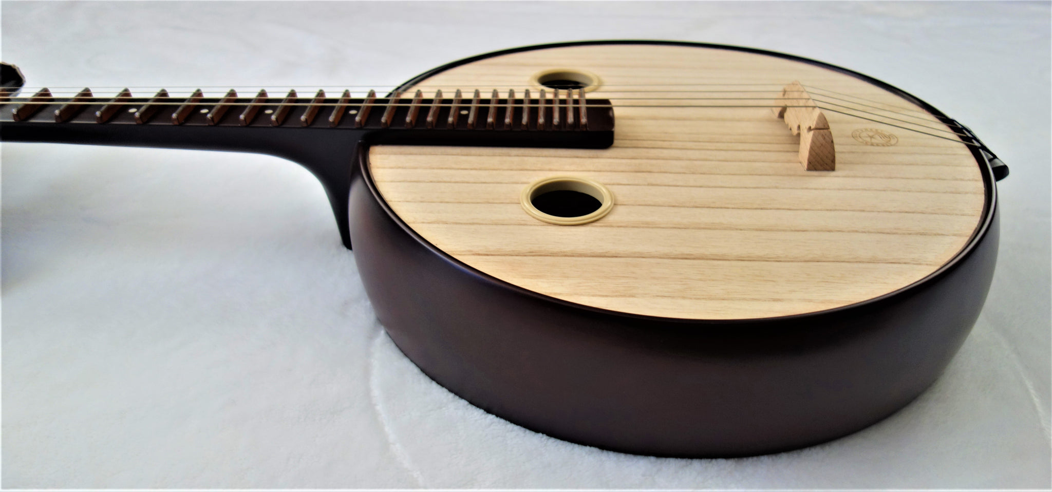 中国　中阮 ZhongRuan, Tenor Ruan, Mountain-Elm Wood 中阮, 山榆树. 北方