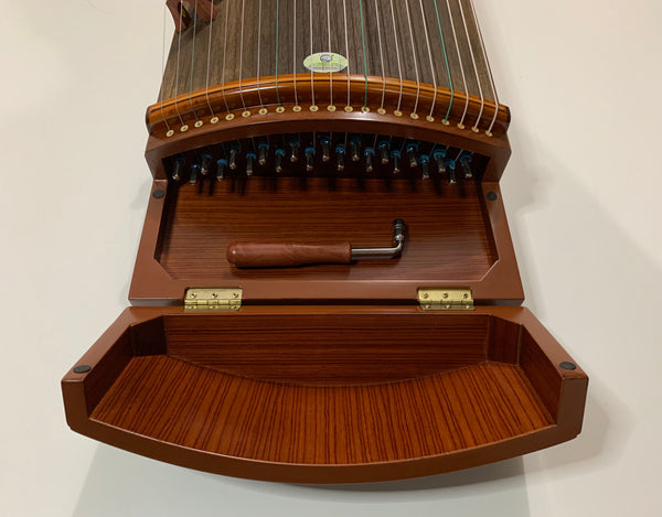 Guzheng, Full-sized 64". Yellow Sandalwood, Concert Grade, Superb value!北方最老字号/最大品牌乐海制古筝 奥氏黄檀(酸枝木). $100